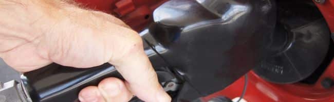 Benzina, oro all'Italia: quali auto consumano meno?