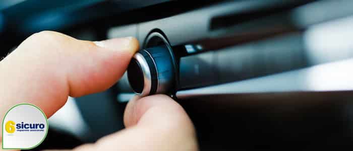 Musica troppo alta in auto? 300 euro di multa!