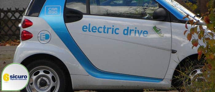 Auto elettriche e guida autonoma: il parere di John Elkann