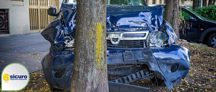 incidenti contro alberi