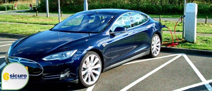 incidente tesla model s