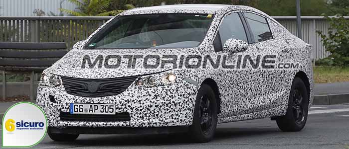 Opel Astra Sedan 2017: ecco le prime foto
