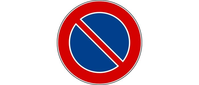 Divieto di sosta e fermata: quando scatta la multa