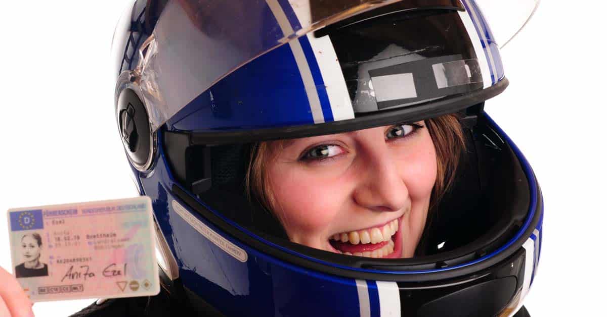 Patente A, A1, A2 e AM moto: quanto costa e come prenderla