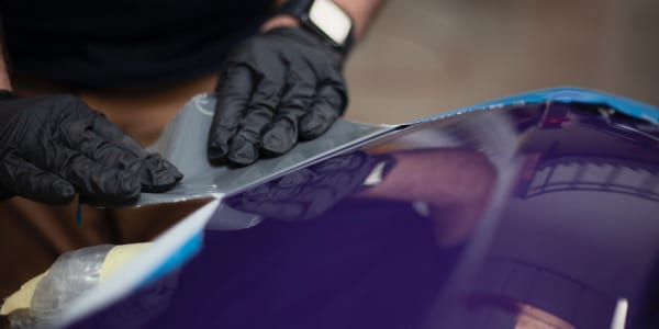 Come decorare l’auto senza spendere una fortuna: soluzioni creative ed economiche